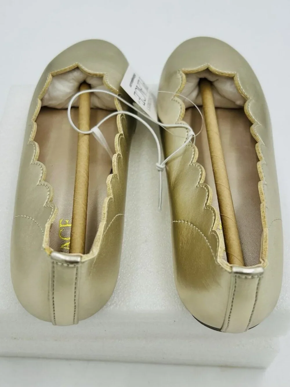 Children's Place Gold Ballet Flats Big Girl's Size 13 Scalloped Edge Shoes NEW
